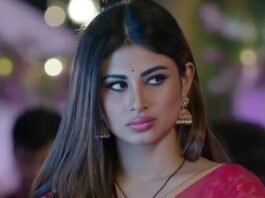 mouni-roy-sexy-look-7